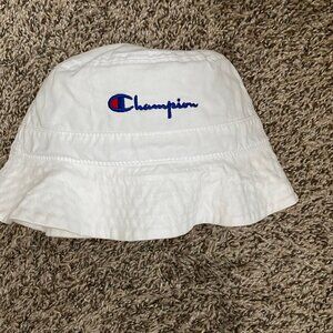 White Champion bucket hat size L/XL..NEVER WORN!